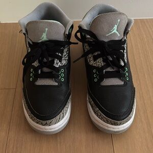 Air Jordan 3 Retro Black/Wolf Grey/White/Green Glow Boys Grade School size 6.5Y